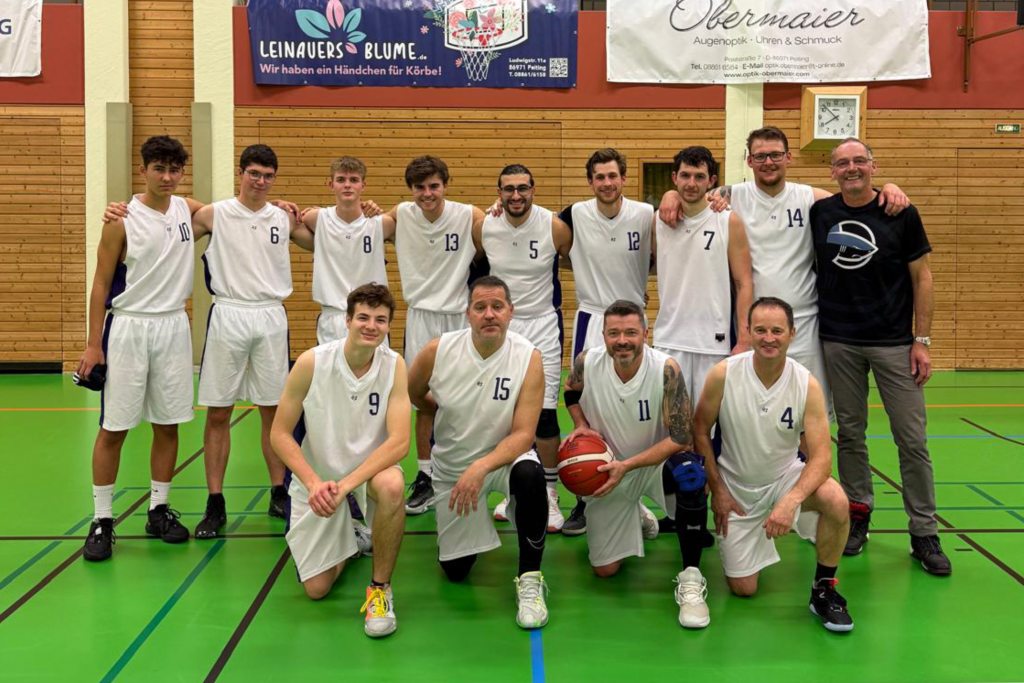 Herren 2 TSV Peiting Basketball Mannschaft Teamfoto Training Spiel Peiting